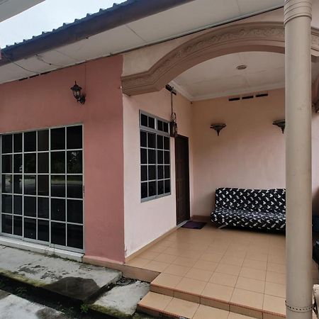 Sri Peserai Homestay บาตู ปาฮัท ภายนอก รูปภาพ